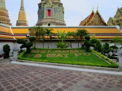 Gartenanlage im Wat Pho.jpg