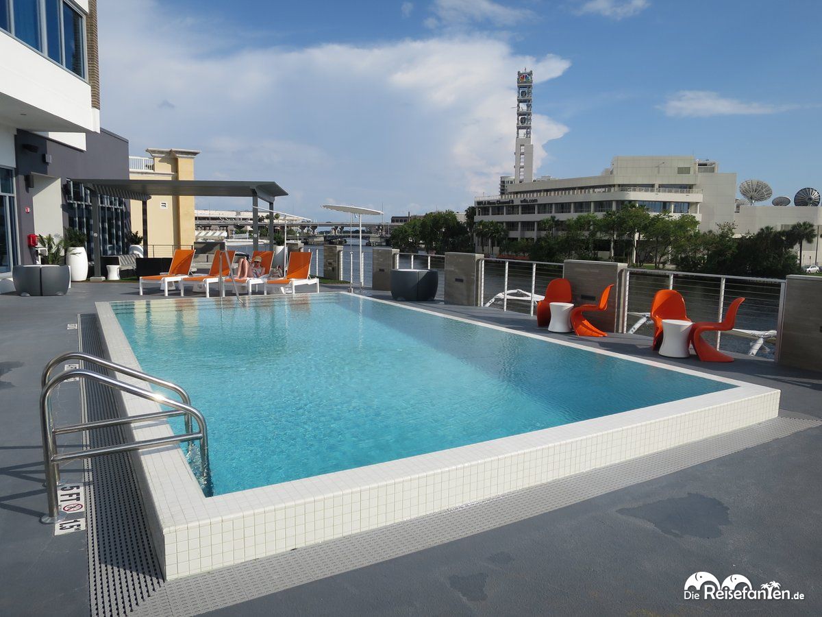 Ein schöner Pool gehört im Aloft Hotel in Tampa ebenfalls dazu