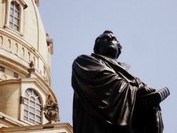 Martin Luther vor der Dresdner Frauenkirche