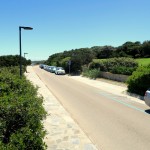 Parkplätze an der Spiaggia Della Pelosa auf Sardinien