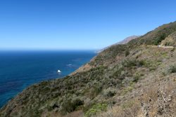 Tolle Aussichten von der California State Route 1 am Pazifik