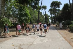 Viele Touristen in Pompeji
