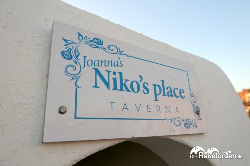 Das Eingangsschild der Joanna's Niko's Place Taverna