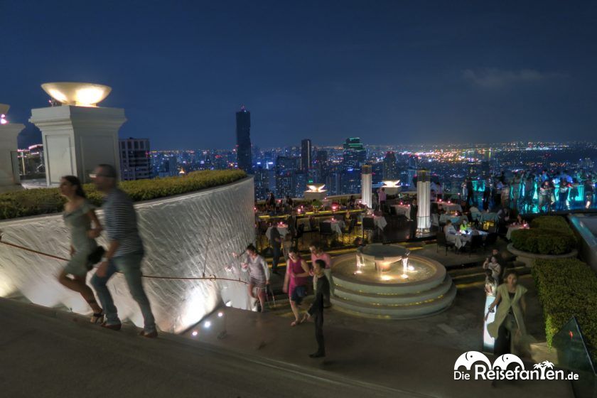 Treppe zum Restaurant und zur Bar der Sky Bar im Lebua in Bangkok