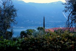 Oberhalb des Gardasees befindet sich in Limone das Restaurant Tovo