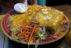 Enchiladas im Restaurant South of the Border in Desert Hot Springs