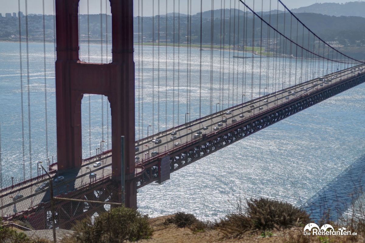 Verkehr auf der Golden Gate Bridge in San Francisco