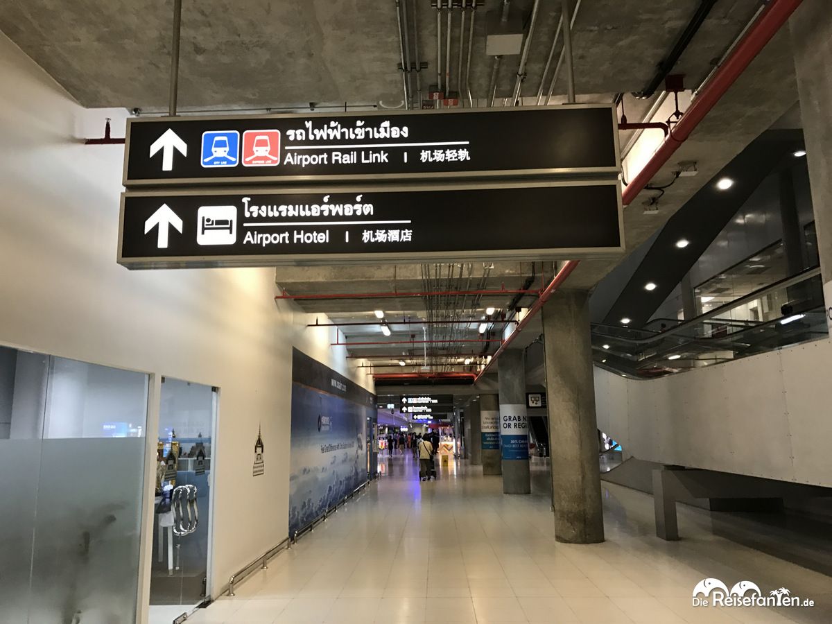 Direkte Anbindung an den Skytrain vom Flughafen in Bangkok