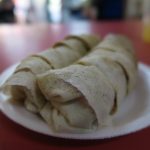 Frühlingsrollen im Hawker Center in Singapur