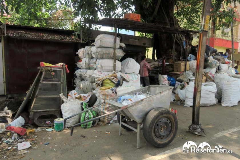 Händler am Straßenrand in Indien