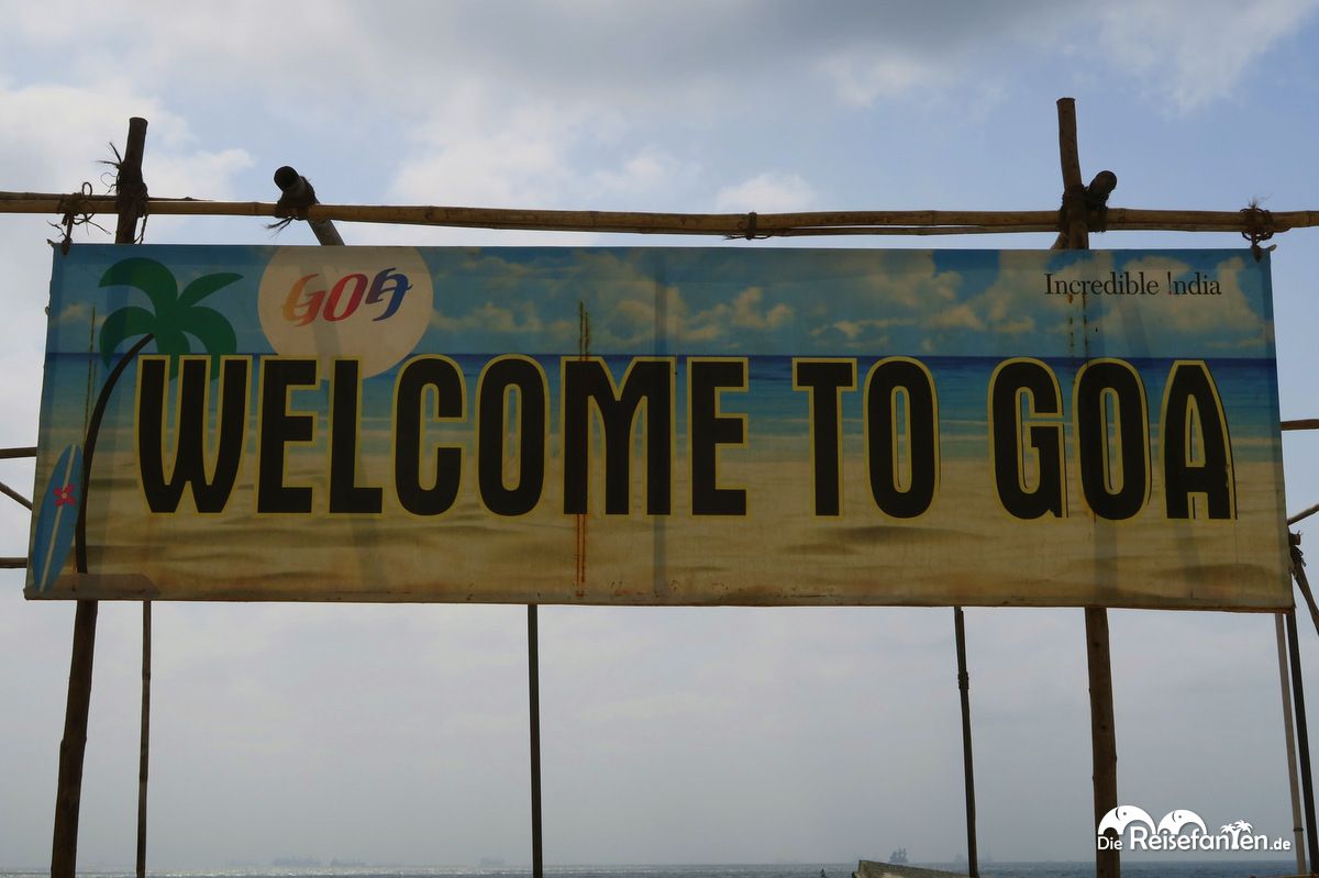 Willkommensschild auf Goa in Indien