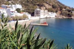 Blick auf die Marina von Therma auf Ikaria