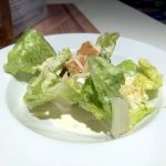 Ein etwas spärlicher Caesar Salad auf der Mein Schiff 2