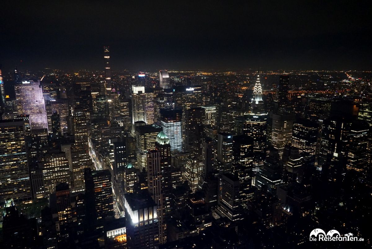 Die New Yorker Wolkenkratzer bei Nacht