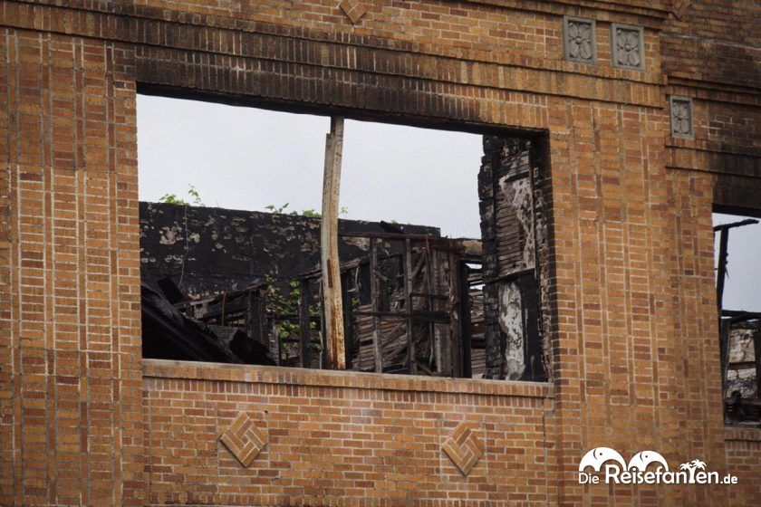 Blick ins Innere der ehemaligen Tuttle School aus True Detective