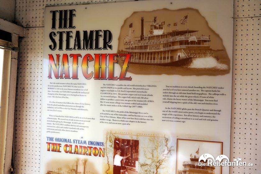 Geschichte des Steamboat Natchez in New Orleans auf einer Tafel