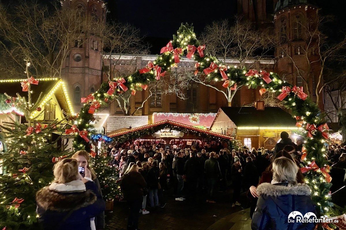 Schöne Ansicht des Lamberti Markts in Oldenburg.jpeg