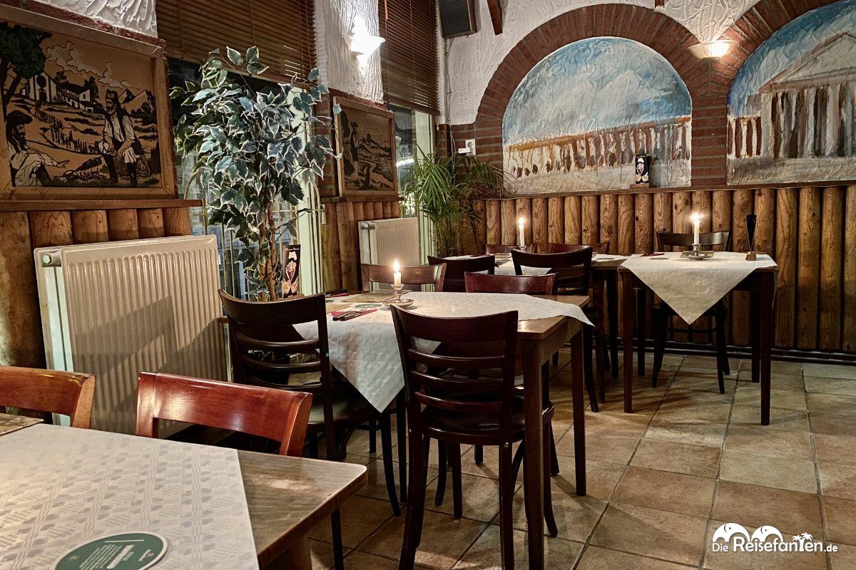 Tische in der Pizzeria Napoli in Groningen