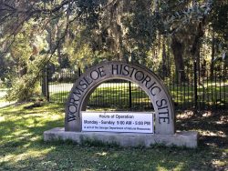 Wegweiser zur Wormsloe Plantation in Savannah