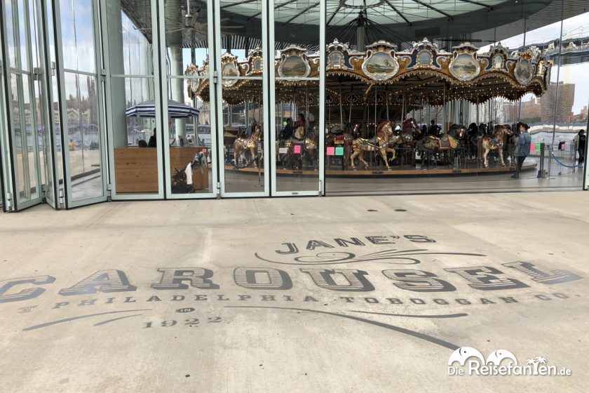 Janes Carousel im Brooklyn Park