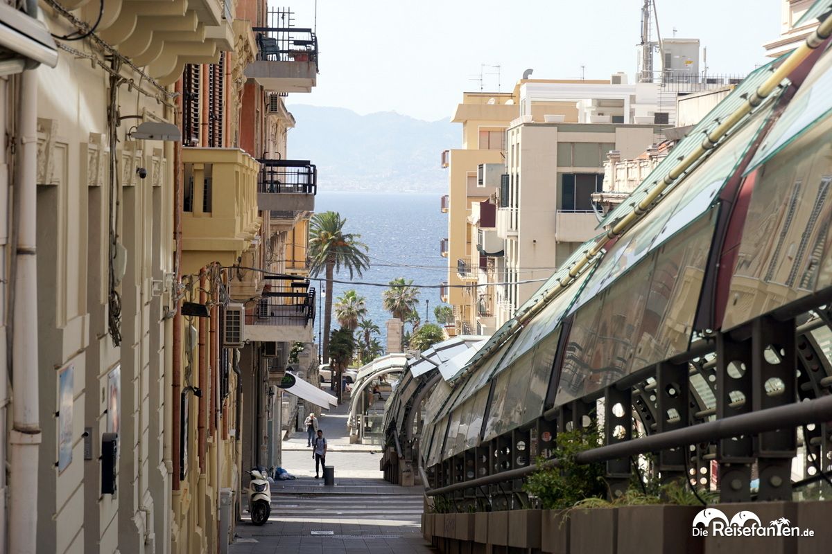 Die Rolltreppen von Reggio Calabria führen bis zum Meer hinunter