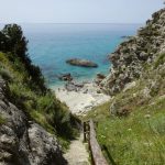 Steiler Wanderweg mit Aussicht