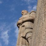 Große Statue am Völkerschacht Denkmal in Leipzig