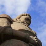 Imposante Statue am Völkerschacht Denkmal in Leipzig