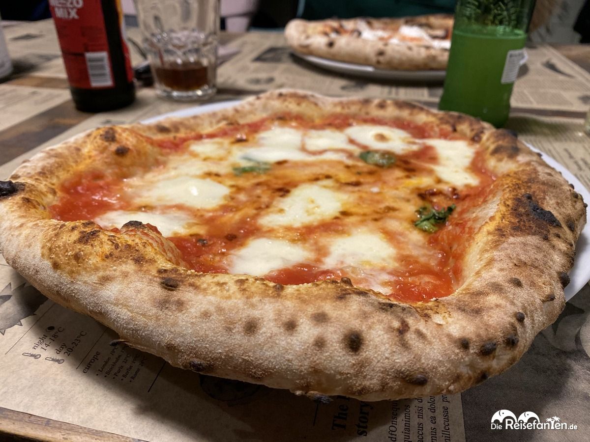Pizza Margherita bei Zio Manu di Napoli in Bremen