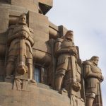 Statuen wohin man sieht am Völkerschacht Denkmal in Leipzig