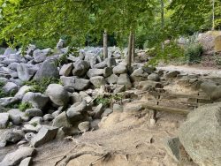 Verschnaufen kann man im Felsenmeer im Odenwald ebenfalls