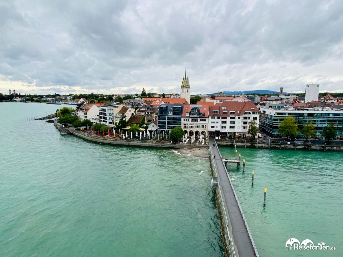 Blick auf Friedrichshafen Moleturm in Friedrichshafen