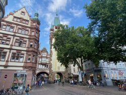 Das Martinstor in Freiburg