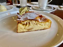Topfenstrudel im Restaurant des Hotel Edelweiss in Berchtesgaden