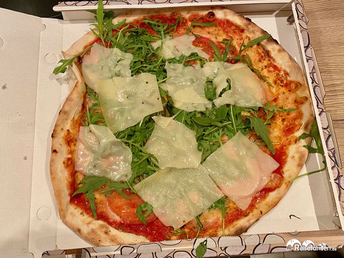 Pizza Italia aus der Pizzeria Sandlstübele in Nals in Südtirol