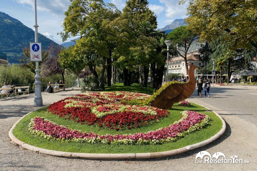 Aufwendig gestaltete Passerpromenade von Meran