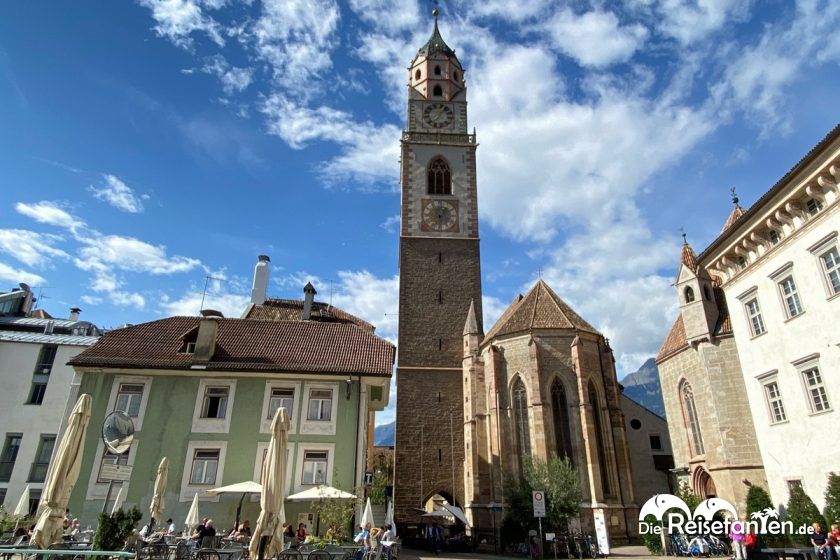 Blick auf die Pfarrkirche St Nikolaus in Meran