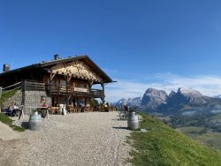 Einkehrmöglichkeit Tschötsch Alm