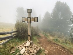 Kreuz auf der Seiser Alm in Südtirol