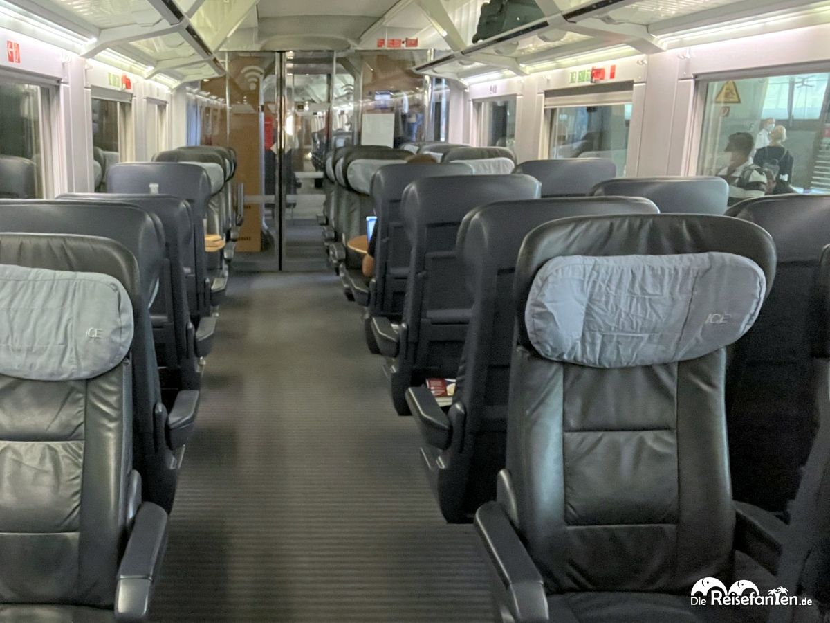 Auch am Nachmittag kann der Zug noch sehr leer sein