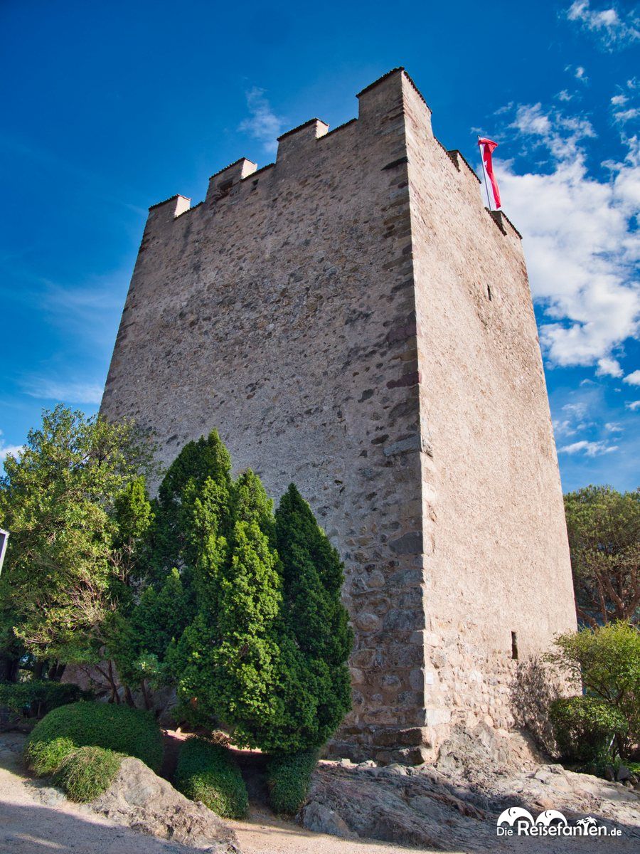 Ein mittelalterlicher Turm in Meran