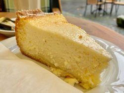 Käsekuchen im Cafe Deichmann in Bad Sooden