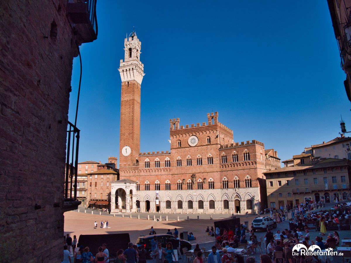 Blick auf den Piazza del Campo in Siena