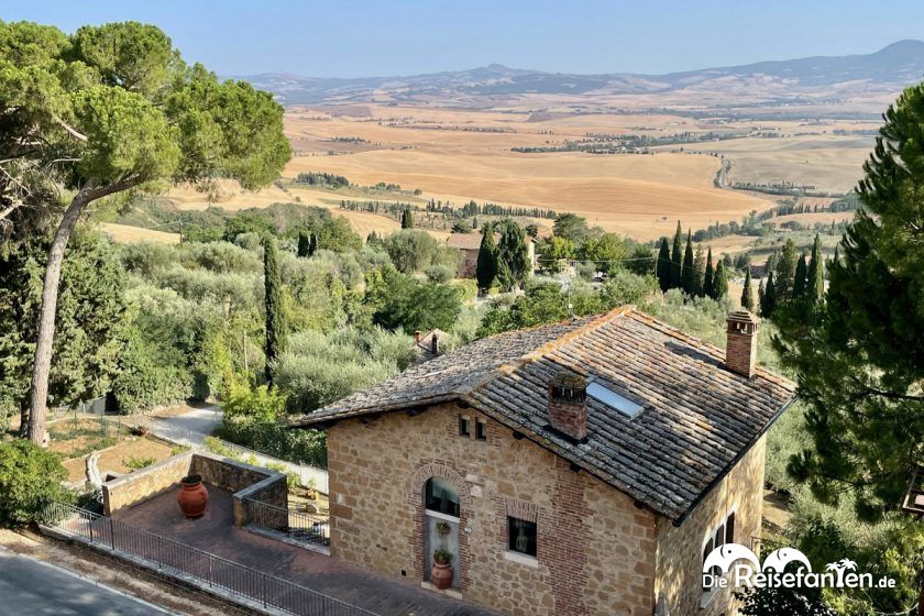 Toller Ausblick von der Aussichtsplattform Mirador auf die Landschaft der Toskana