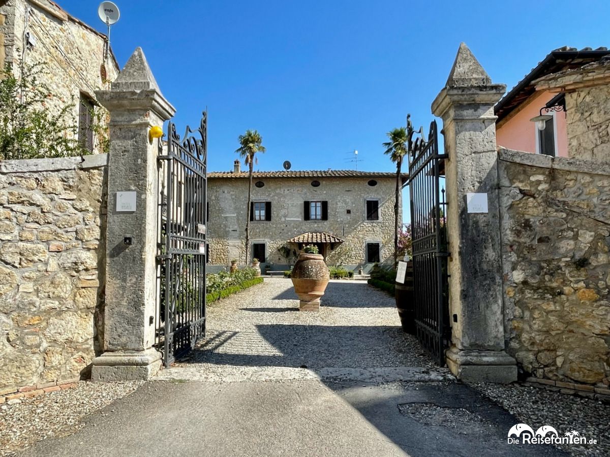 Eingangsbereich des Tenuta di Mensanello in der Toskana
