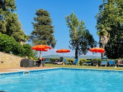 Pool mit Aussicht im Tenuta di Mensanello in der Toskana