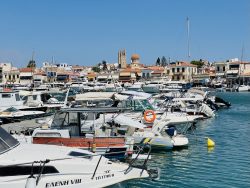 Boote im Hafen von Aegina