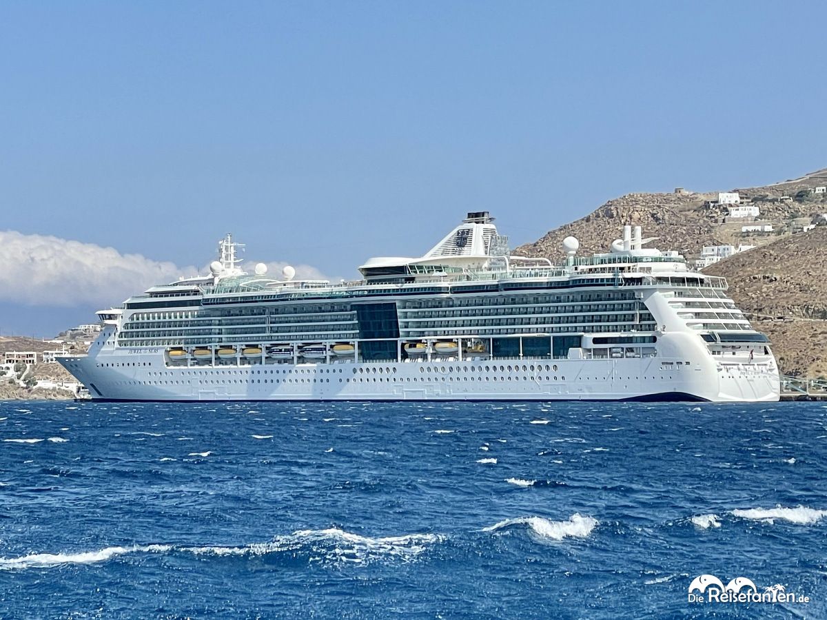 Die Jewel of the Seas auf Mykonos