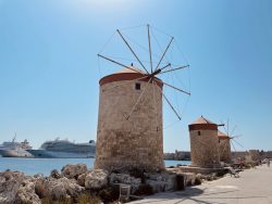 Die alten Windmühlen auf Rhodos