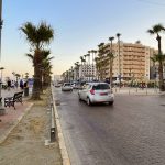 Reger Verkehr an der Promenade von Larnaka